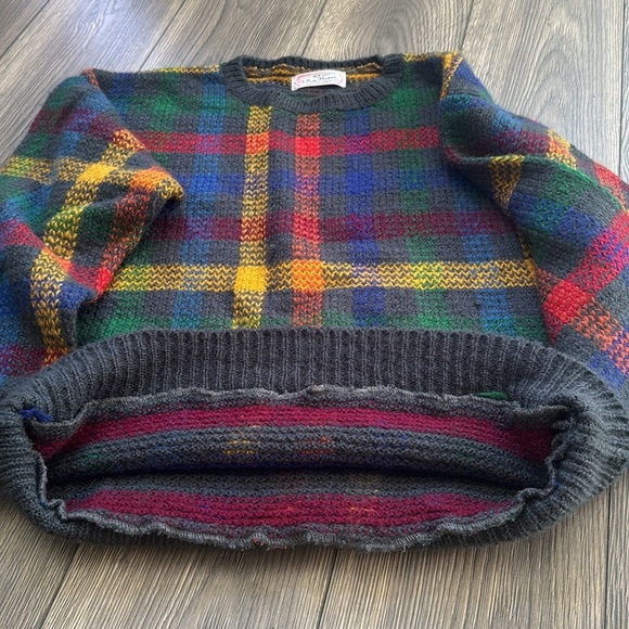 Vintage hand knit Tartan knit sweater by Bay Flower Knitting Co.,LTD oversized - Picture 8 of 10